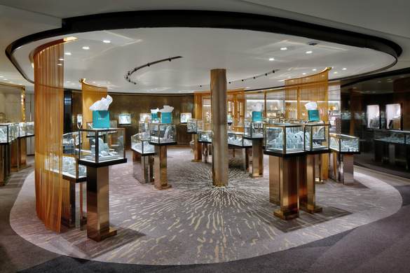 Celebrity Cruises, Celebrity Beyond, Effy ©CEL.jpg